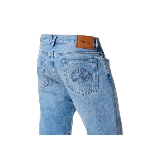 Logo-Patch Straight-Leg Jeans