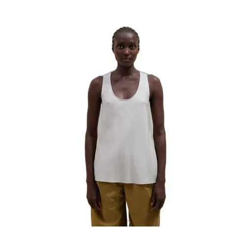 Sleeveless Scoop Neck Top