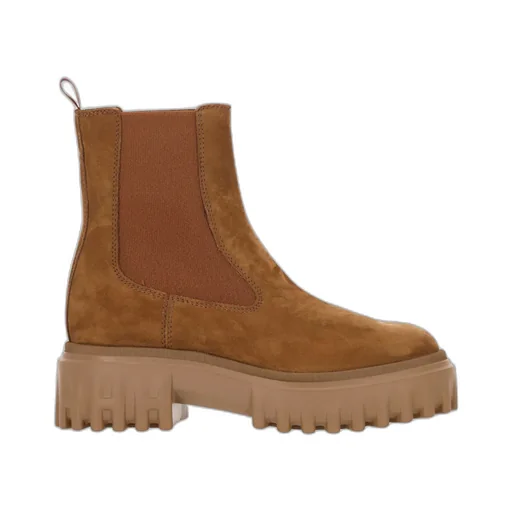 Elastic-Panel Platform Boots