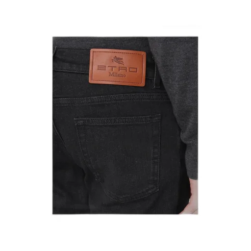 Belt-Loop Jeans