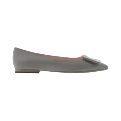 Pointed Flat Shoes