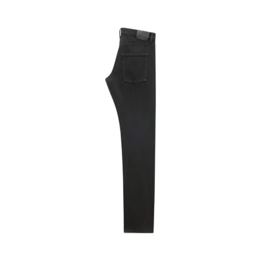 Mid-Rise Relaxed Slim Jeans