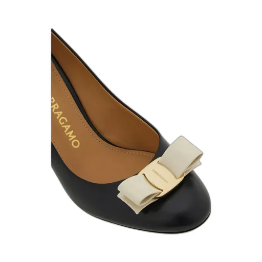 Vara Bow Pump Shoe