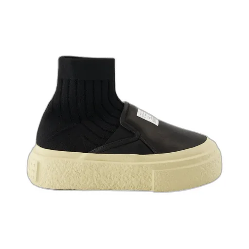 8 Ax Logo Patch Sneakers
