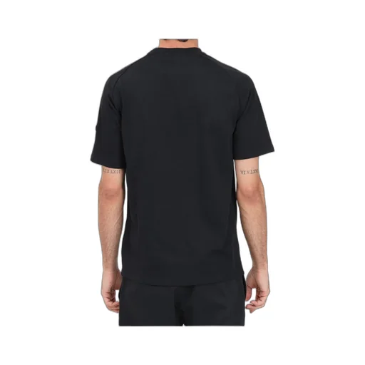 Short-Sleeved T-Shirt