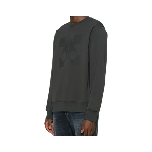 Long-Sleeved Sweatshirt