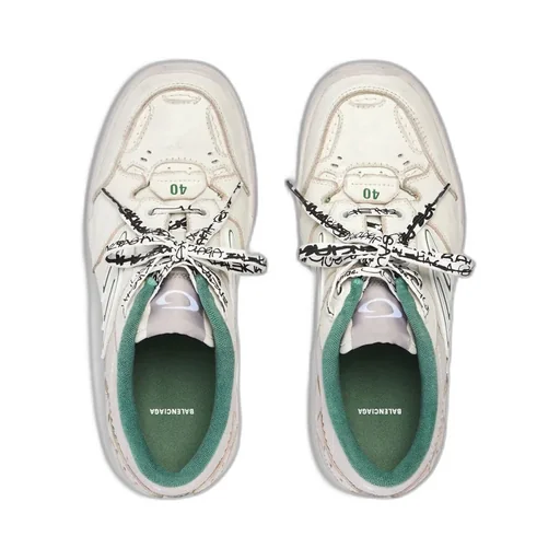 Hamptons Medium Worn-Out Sneaker