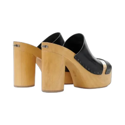 Hyun Clogs