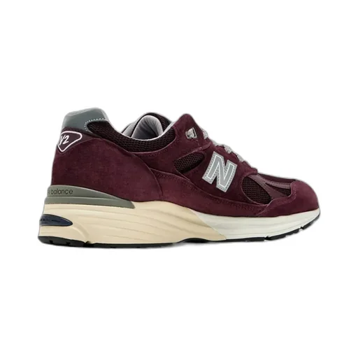 991V2 Lace-Up Sneakers