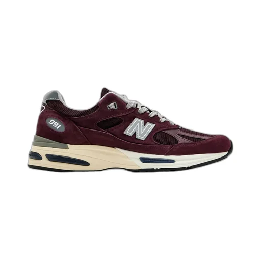 991V2 Lace-Up Sneakers