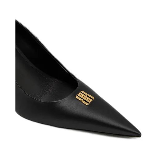 Logo Plaque Pointed-Toe Pumps
