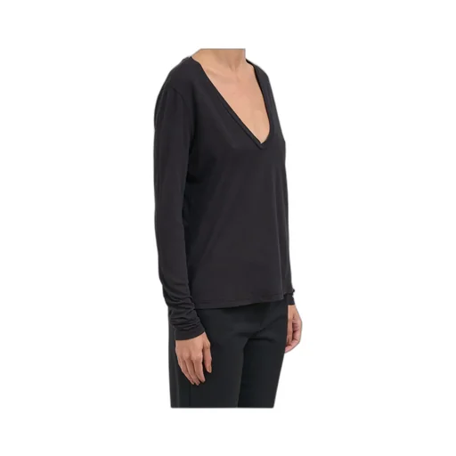 V-Neck Long-Sleeved T-Shirt