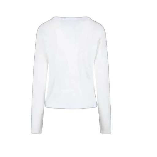 V-Neck Long-Sleeved T-Shirt