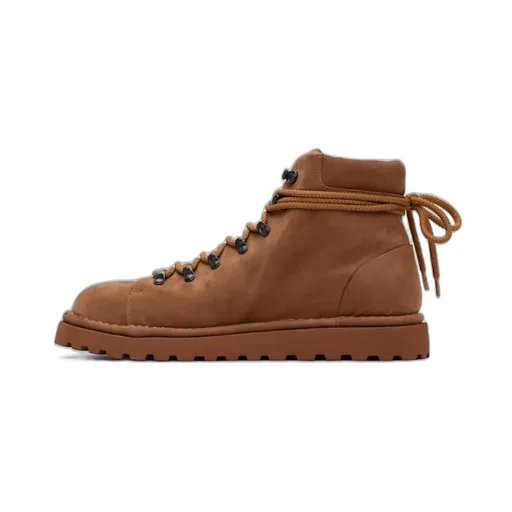 Round-Toed Boots