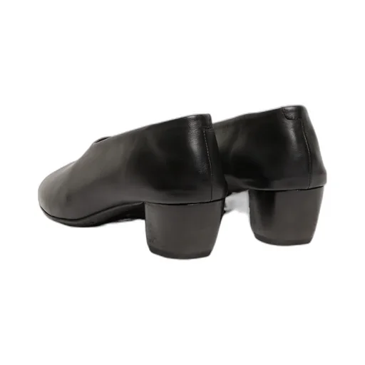 Coltello Inverno Round Toe Pumps
