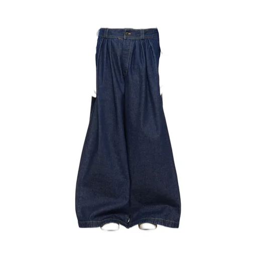 Wide-Leg Pleated Jeans