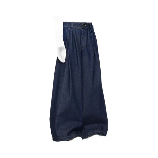 Wide-Leg Pleated Jeans