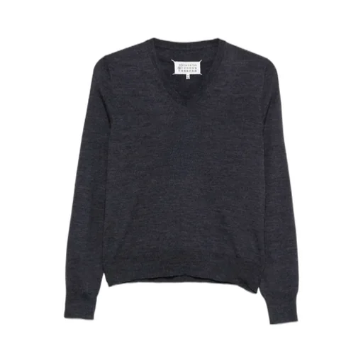 V-Neck Jumper