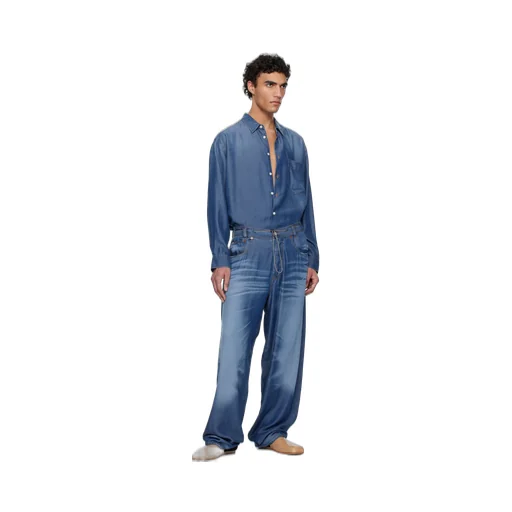 Long-Sleeved Buttoned Shirt