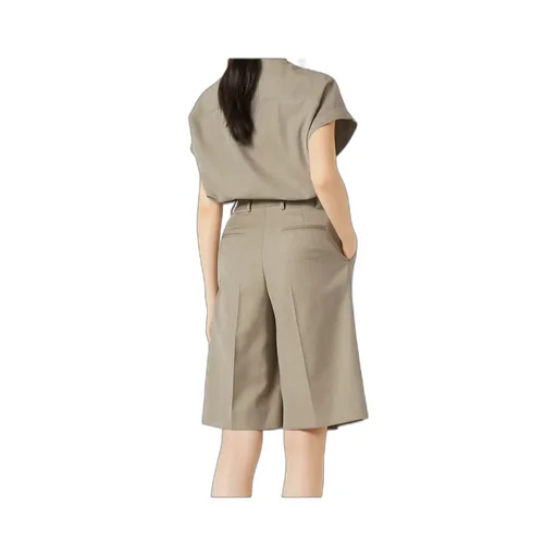 Short-Sleeved Buttoned Top