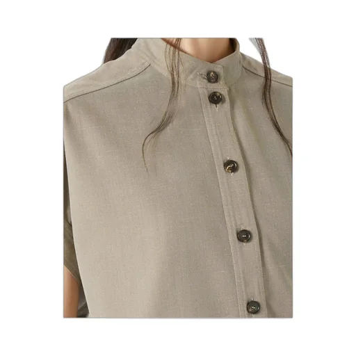 Short-Sleeved Buttoned Top