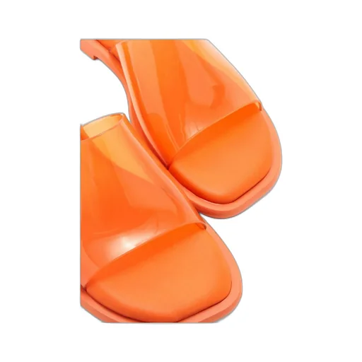 Petal Slide In Transparent Material
