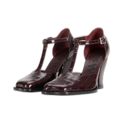 Onda T-Bar Pump In Embossed Calfskin