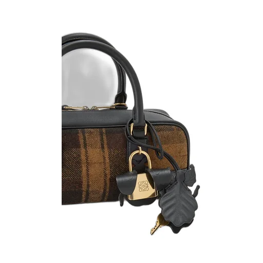 Amazona Shoulder Bag