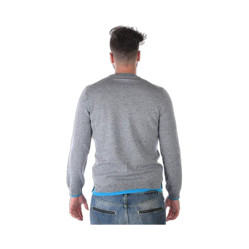 Long-Sleeved Pullover