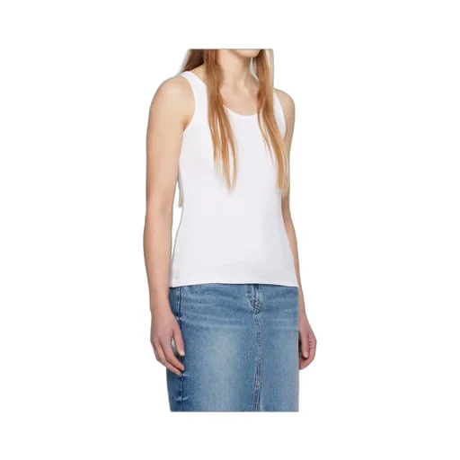 Ribbed Round-Neck Vest