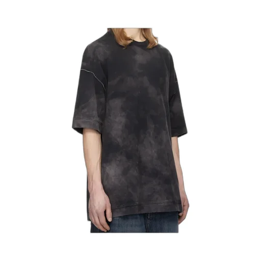 Short-Sleeved T-Shirt