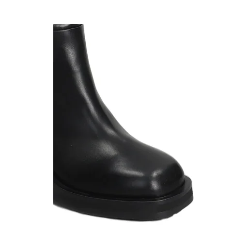 Square-Toed Short Boots