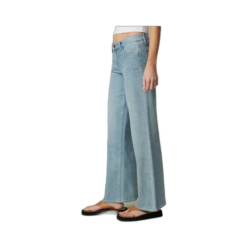Belt-Loop Jeans