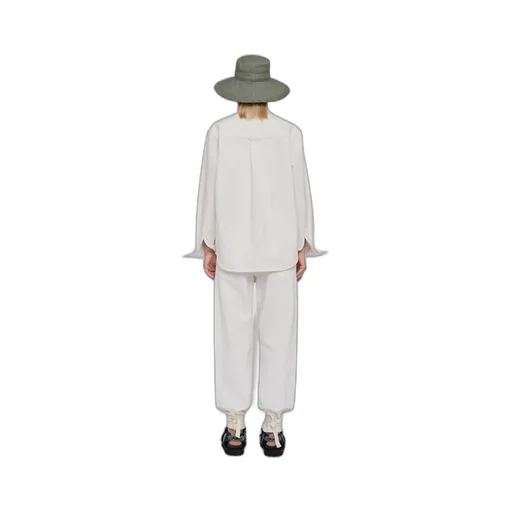 Buttoned Long-Sleeved Shirt