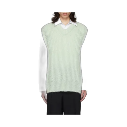 Sleeveless Knitted Sweater