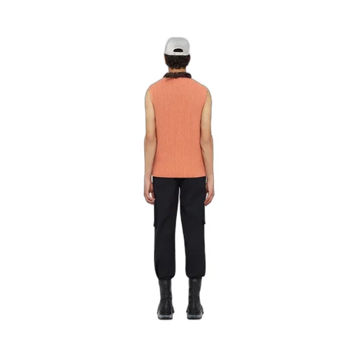 Ribbed Knitted Vest