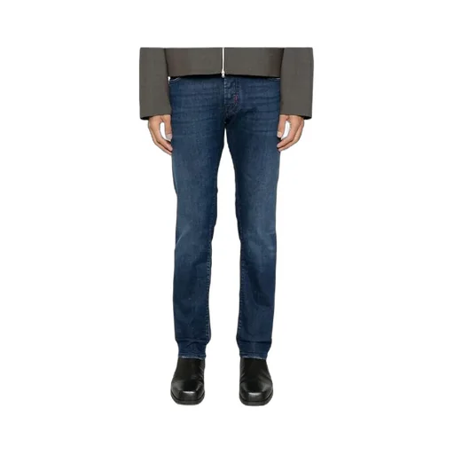 Belt-Loop Jeans