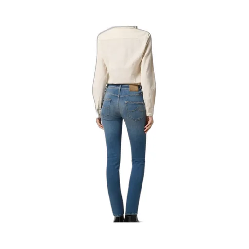 Belt-Loop Jeans
