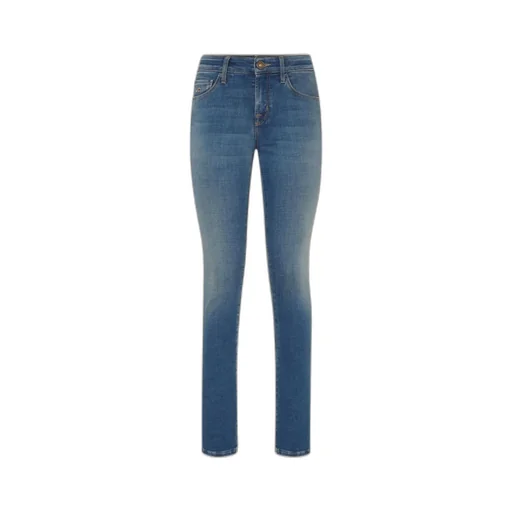Belt-Loop Jeans