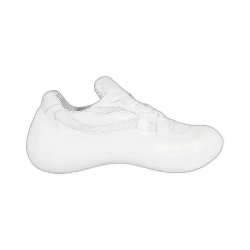 Low-Top Sports Shoes