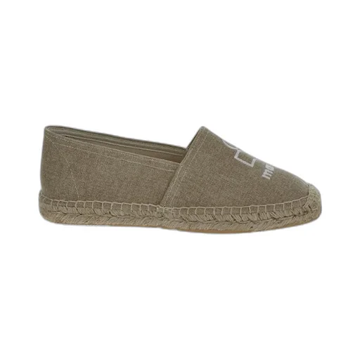 Round-Head Straw Shoes
