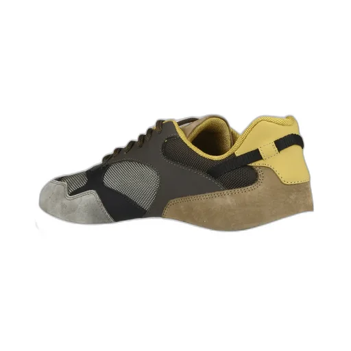 Hyperlight Lace-Up Sneakers