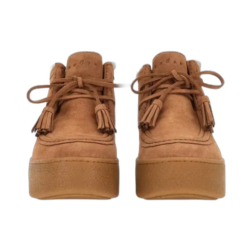 Lace-Up Round Toe Boots