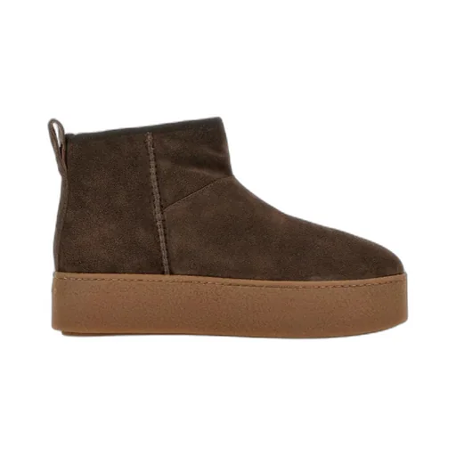 H698 Boots
