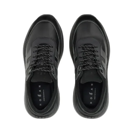 H696 Sneakers