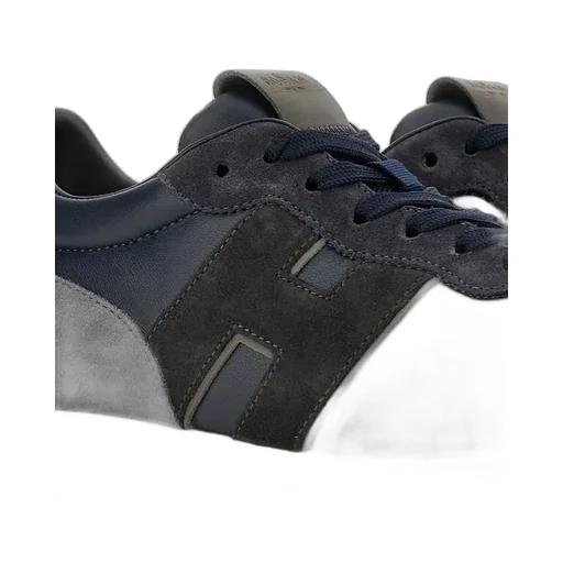 H601 Sneakers