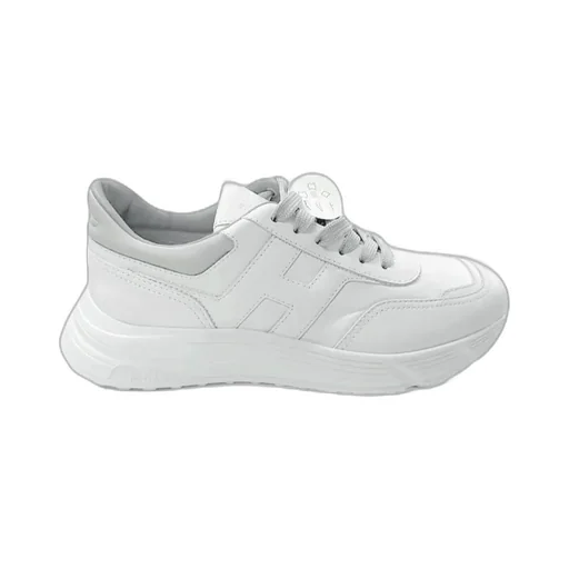 Round Toe Low-Top Sneakers
