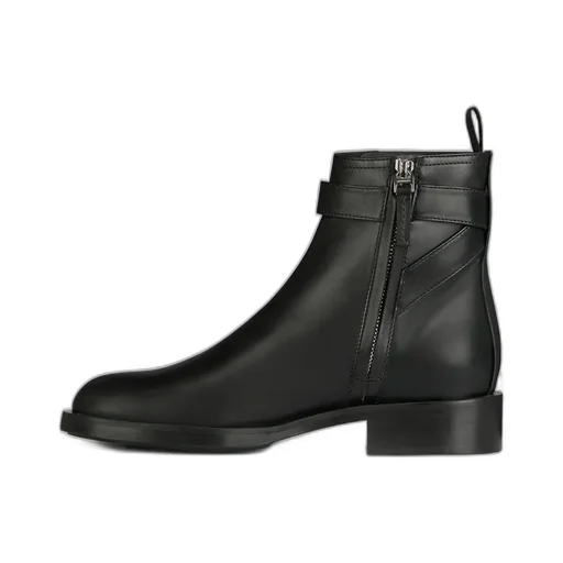 Padlock-Detail Boots