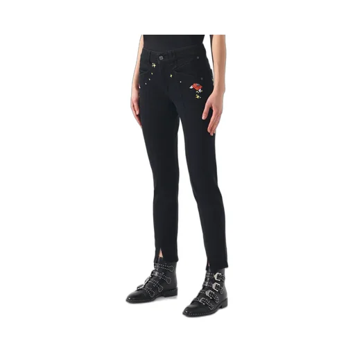 Embroidery Nine-Quarter Jeans