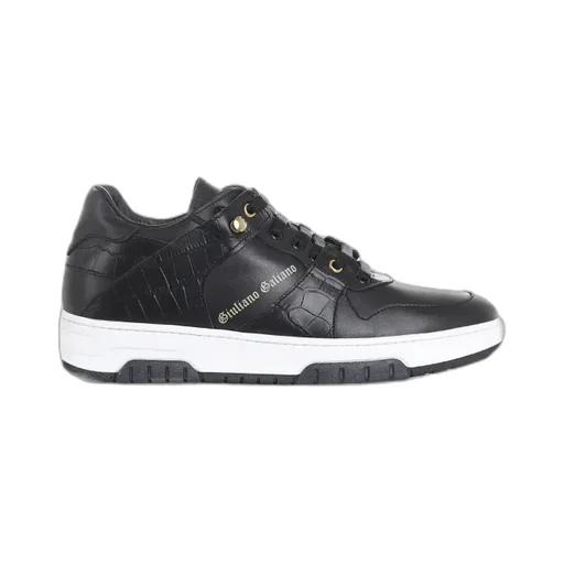 Legend Low-Top Sneakers